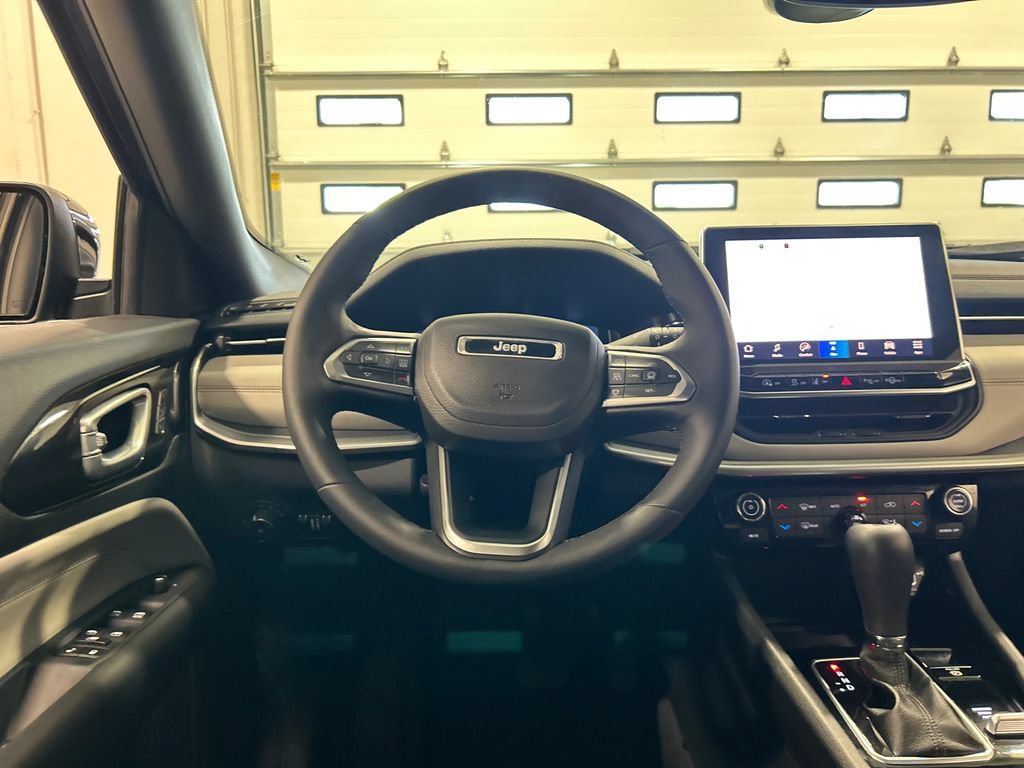 Used 2024 Jeep Compass Limited w/ Elite Group AWD/4WD image 29