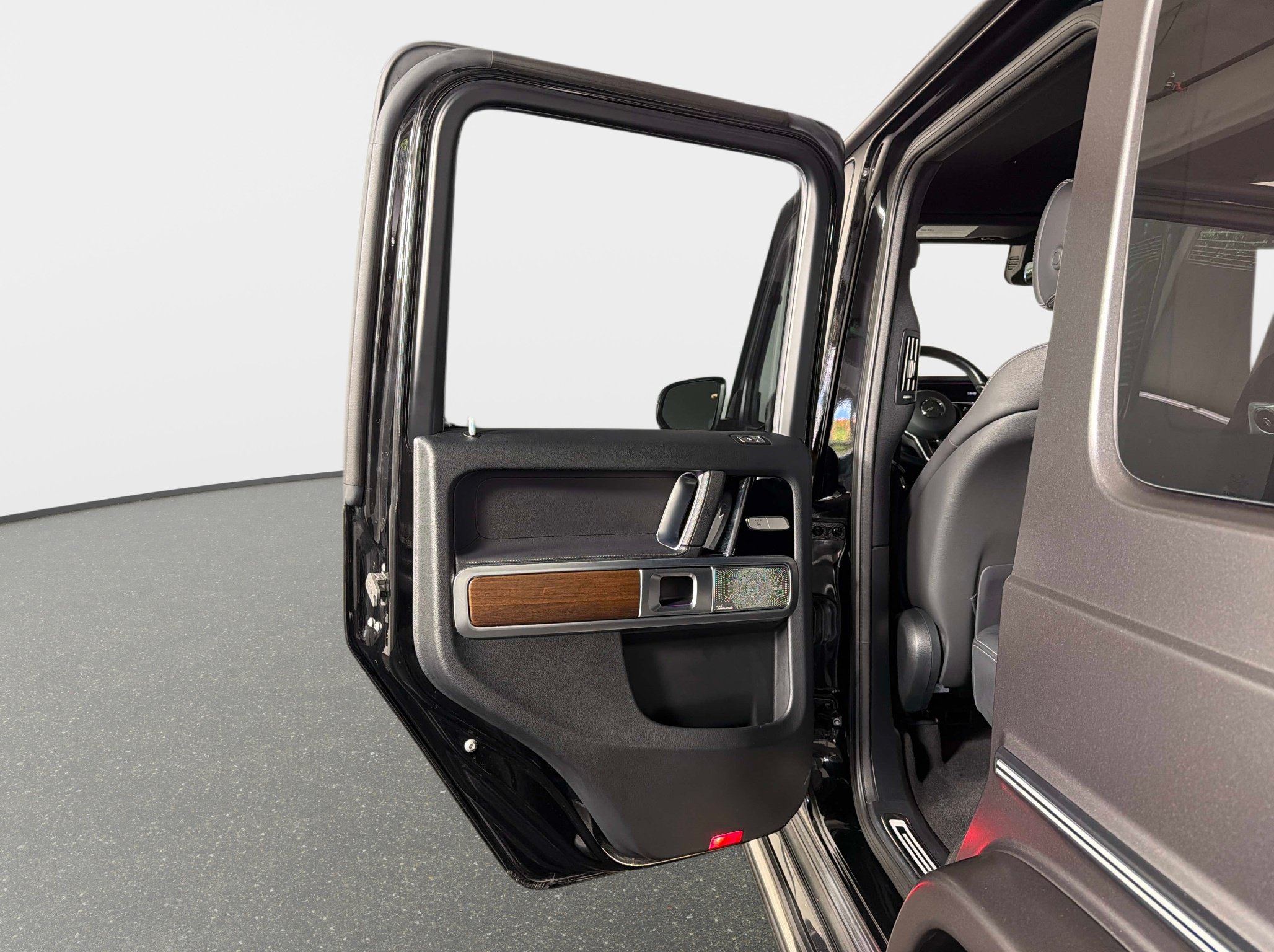 Used 2023 Mercedes-Benz G 550 image 30