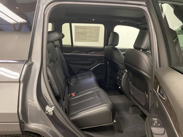 New 2026 Jeep Grand Cherokee Limited w/ Limited Altitude Package AWD/4WD image 28