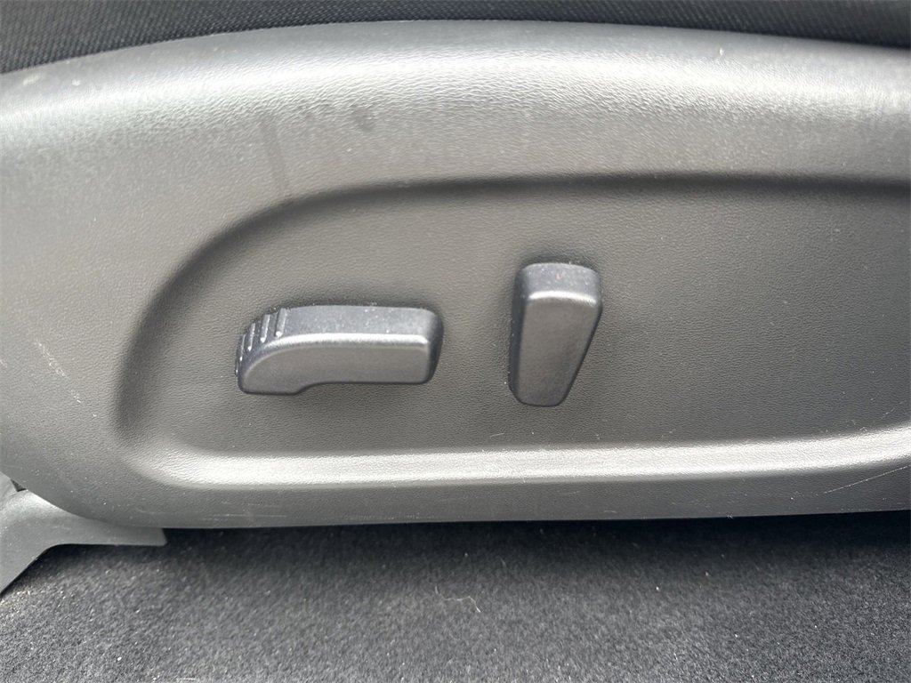 Used 2020 Nissan Pathfinder SV image 10