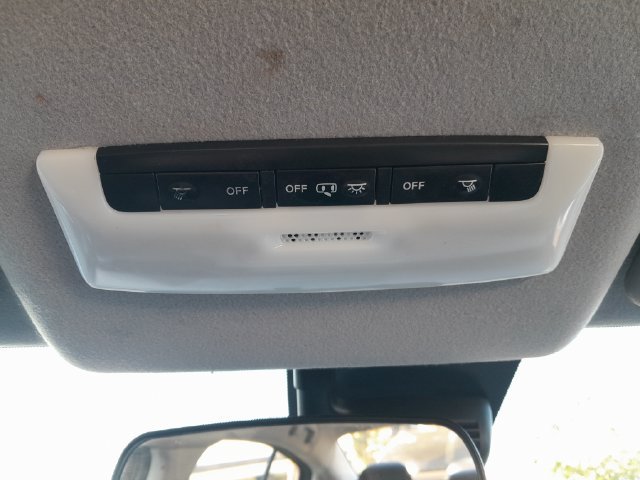 Used 2021 Nissan Versa SV FWD image 13