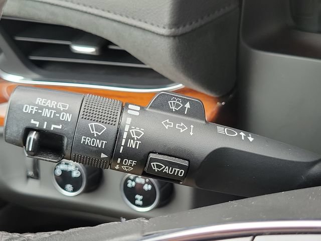 Used 2015 Cadillac Escalade Luxury AWD/4WD image 14