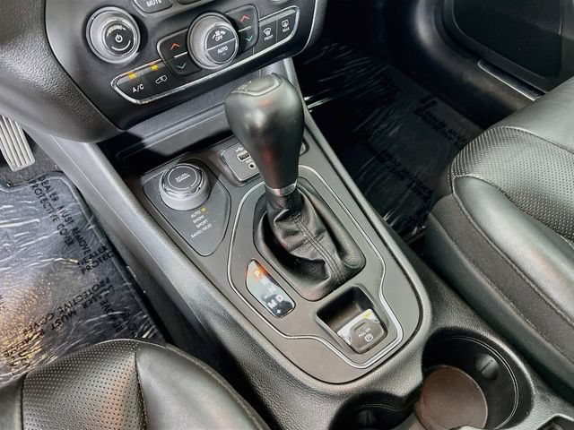 Used 2021 Jeep Cherokee High Altitude AWD/4WD image 22