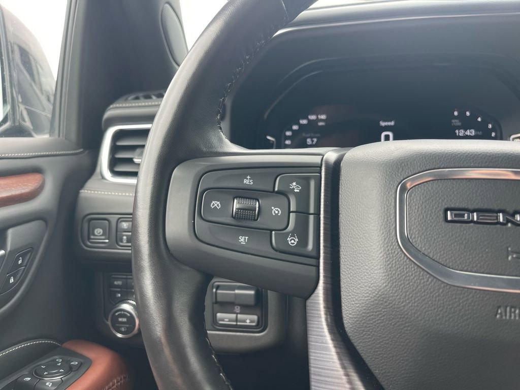 Used 2023 GMC Yukon XL Denali Ultimate image 17