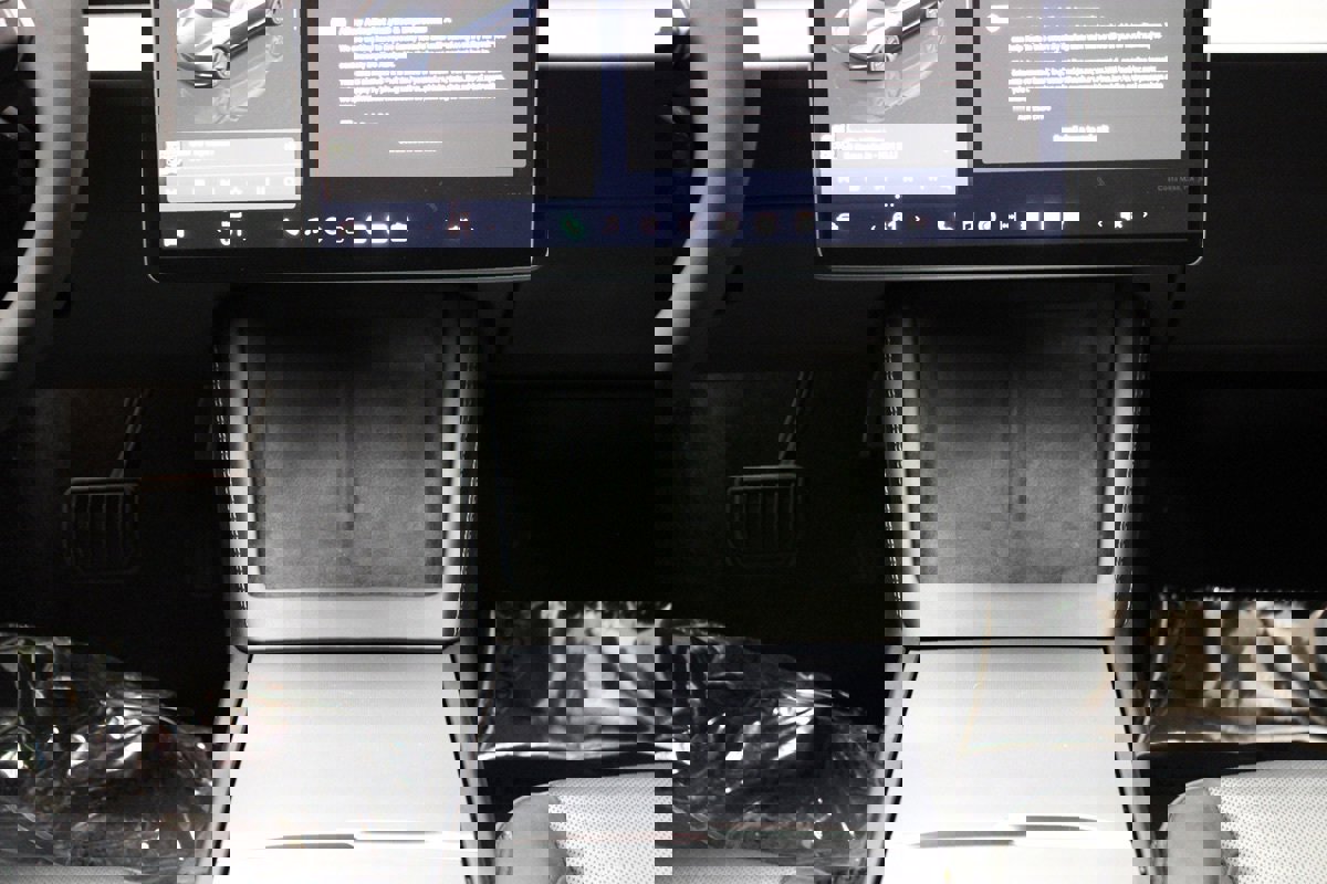 Used 2025 Tesla Model 3 Long Range image 36