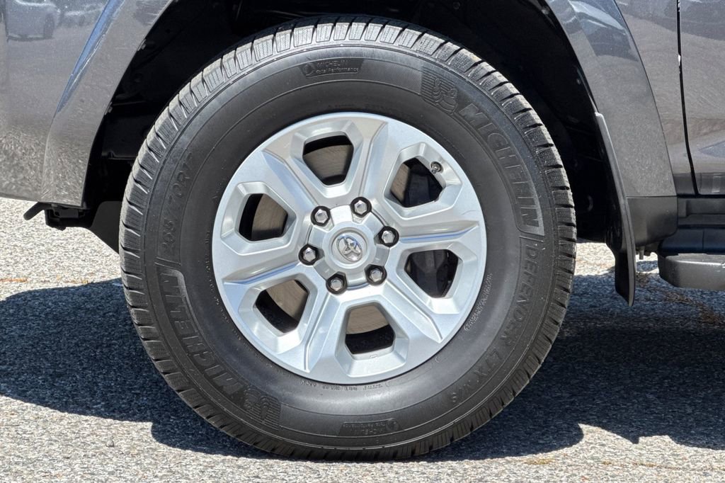 Used 2018 Toyota 4Runner SR5 Premium AWD/4WD image 25