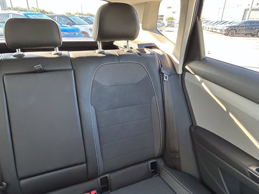 Certified 2023 Volkswagen Taos SE FWD image 14