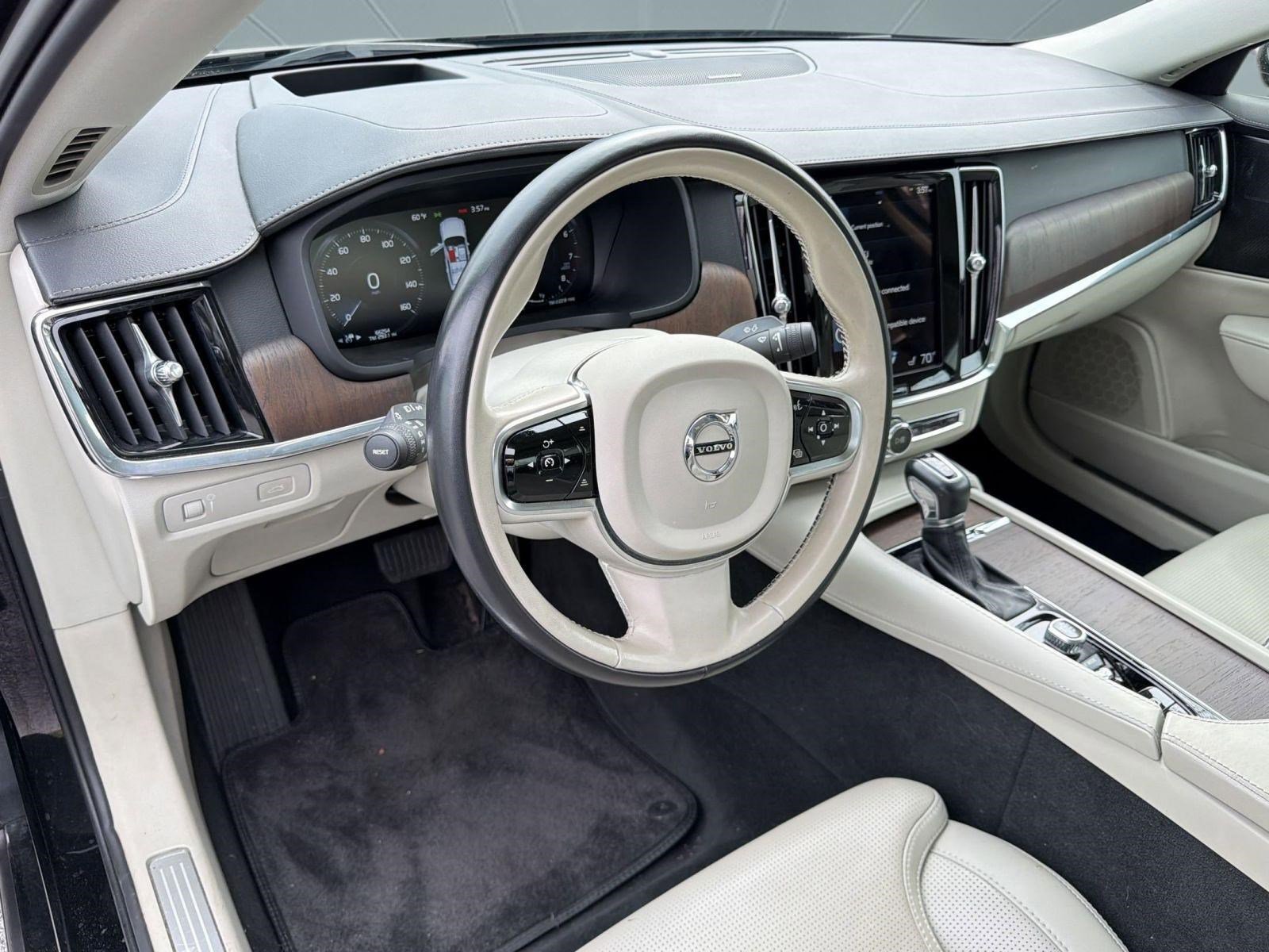 Used 2021 Volvo S90 T6 Inscription image 4