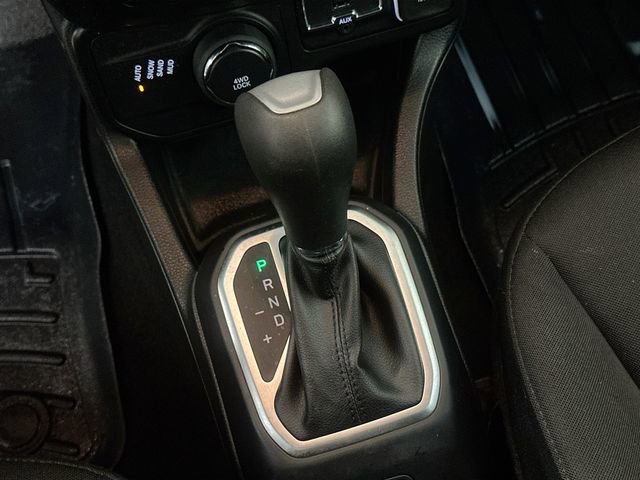 Used 2020 Jeep Renegade Latitude w/ Cold Weather Group image 14