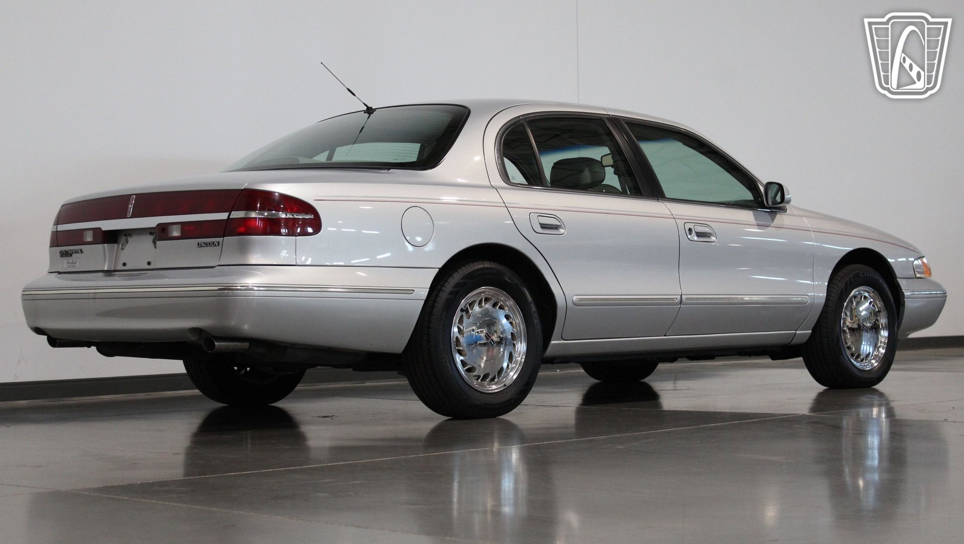 Used 1996 Lincoln Continental image 24