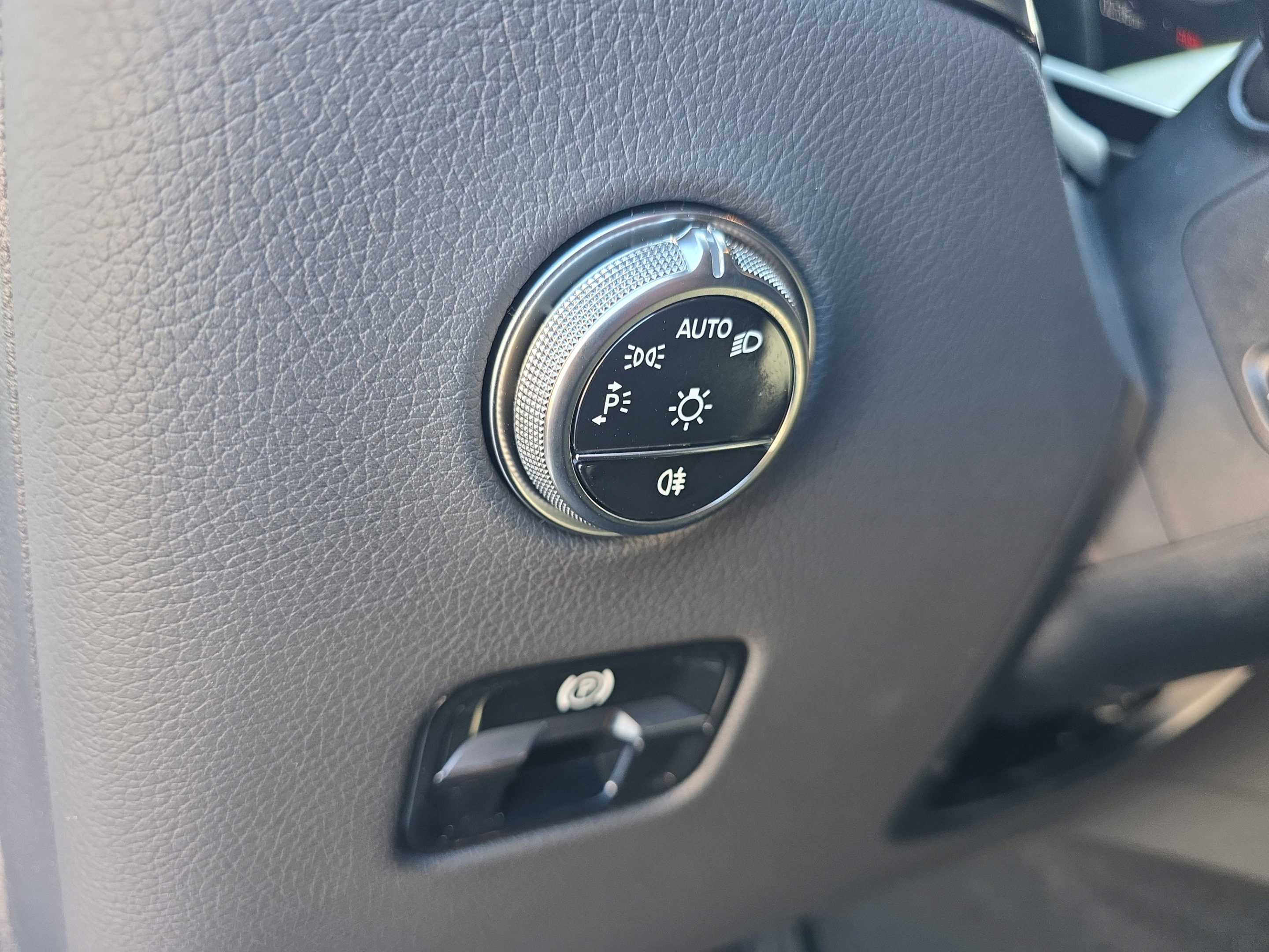 Certified 2026 Mercedes-Benz GLC 300 image 31