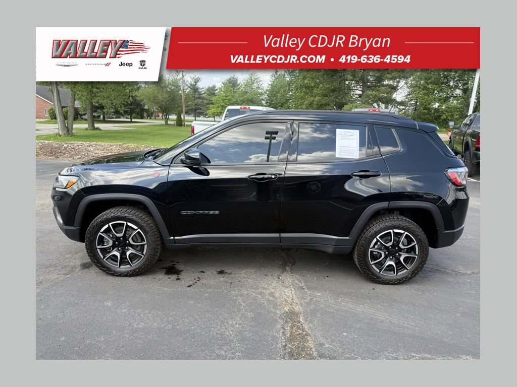 Used 2024 Jeep Compass Trailhawk AWD/4WD video 1