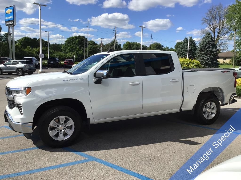 Used 2025 Chevrolet Silverado 1500 LT w/ Work Truck Package AWD/4WD image 11