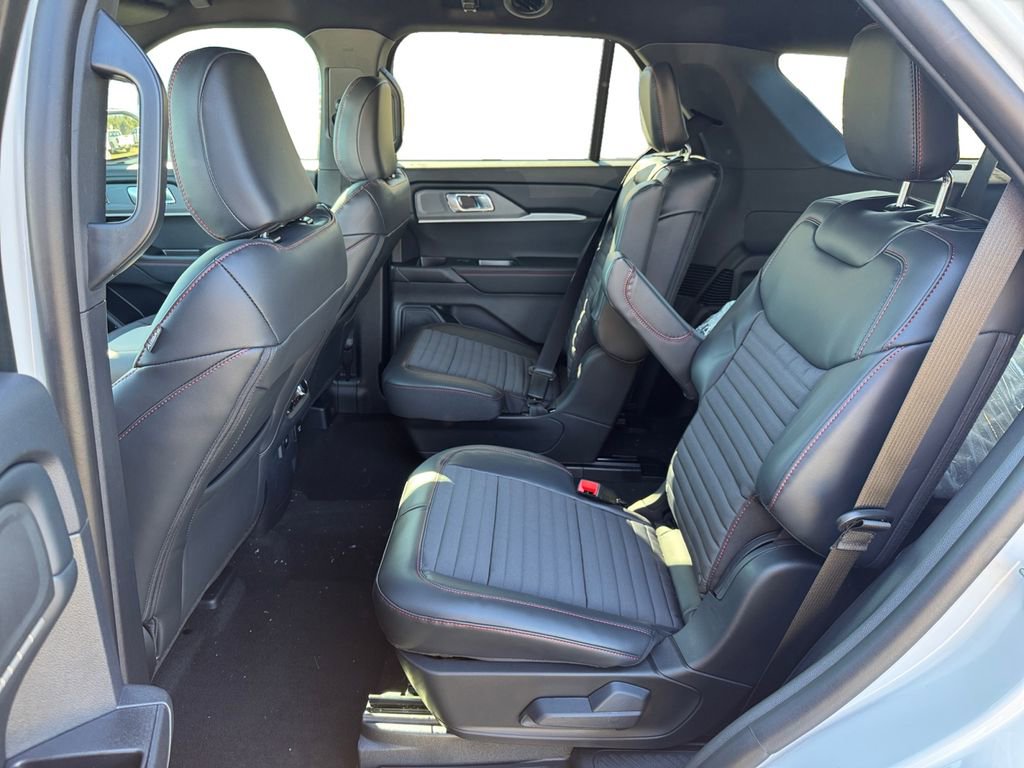 New 2026 Ford Explorer ST-Line w/ ST-Line Street Pack image 16