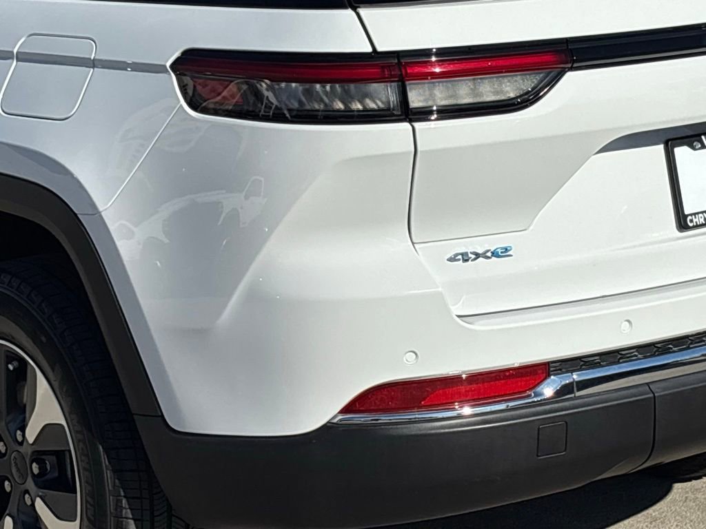 Used 2022 Jeep Grand Cherokee Limited 4xe image 6