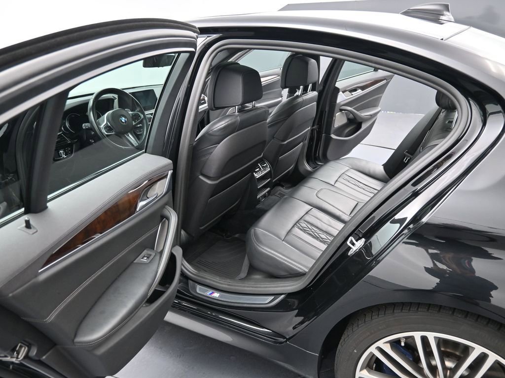 Used 2019 BMW M550i xDrive M550i xDrive image 17