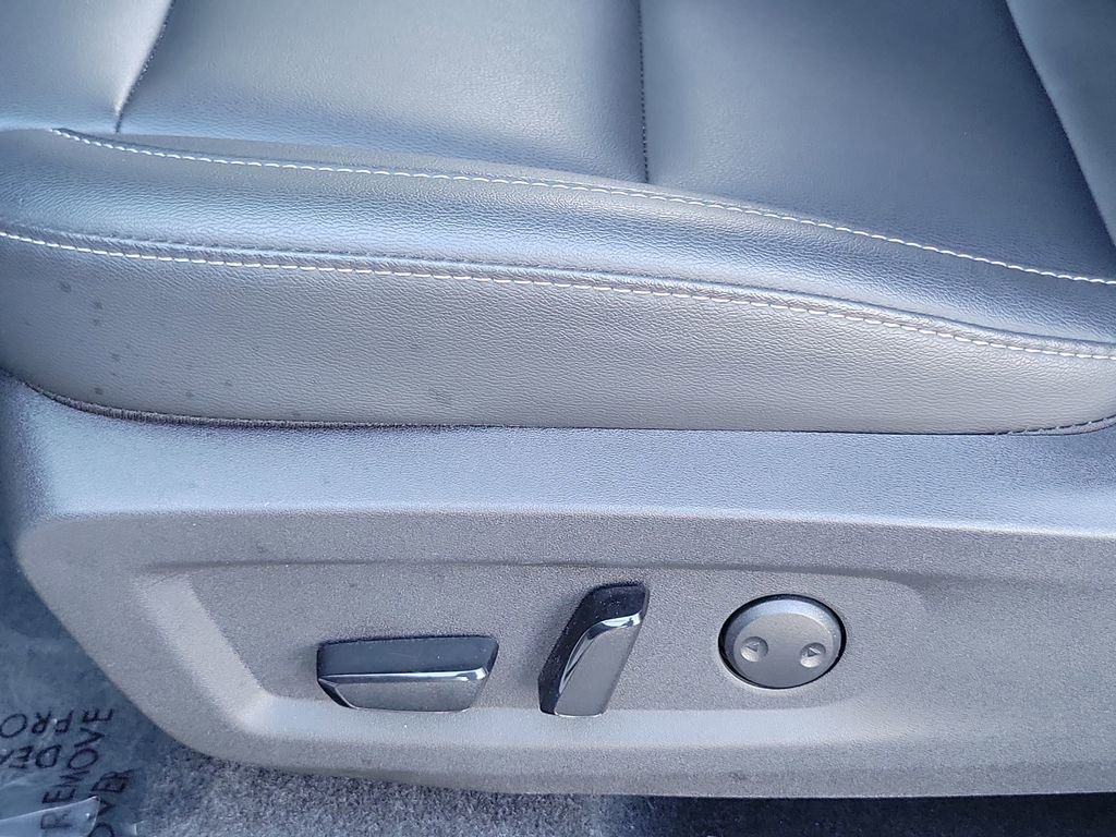 Used 2025 Nissan Murano SV image 18