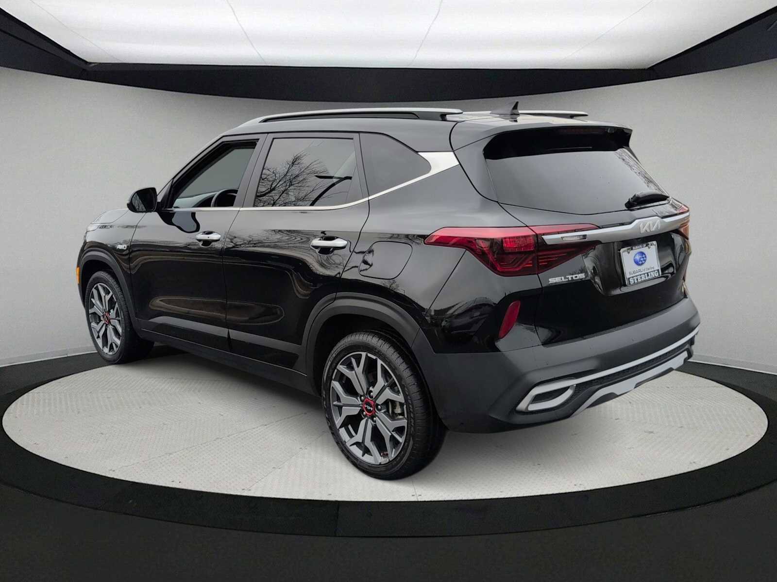 Used 2023 Kia Seltos SX w/ SX Sunroof Package image 6