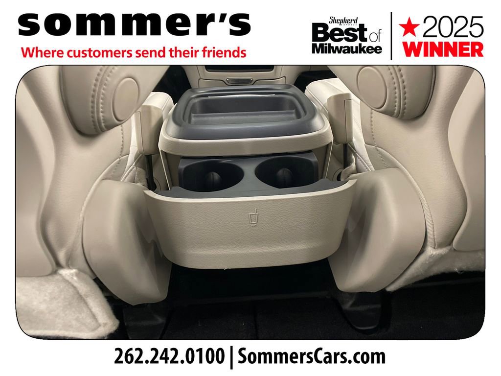 Used 2018 Chrysler Pacifica Touring-L image 22