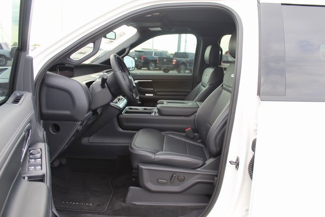 New 2025 Ford Expedition Platinum image 7