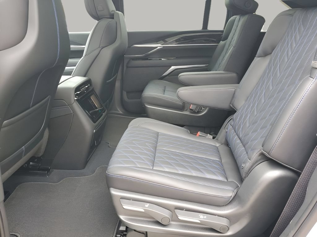 New 2026 Cadillac Escalade IQ Sport 1 w/ LPO, ONYX Package AWD/4WD image 21