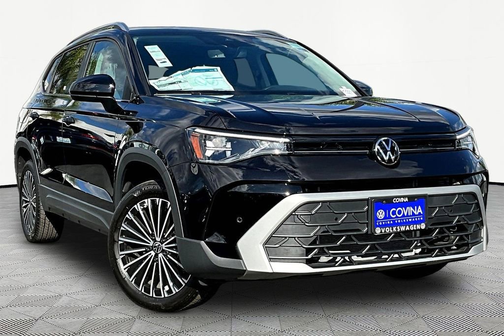 New 2026 Volkswagen Taos SE image 1