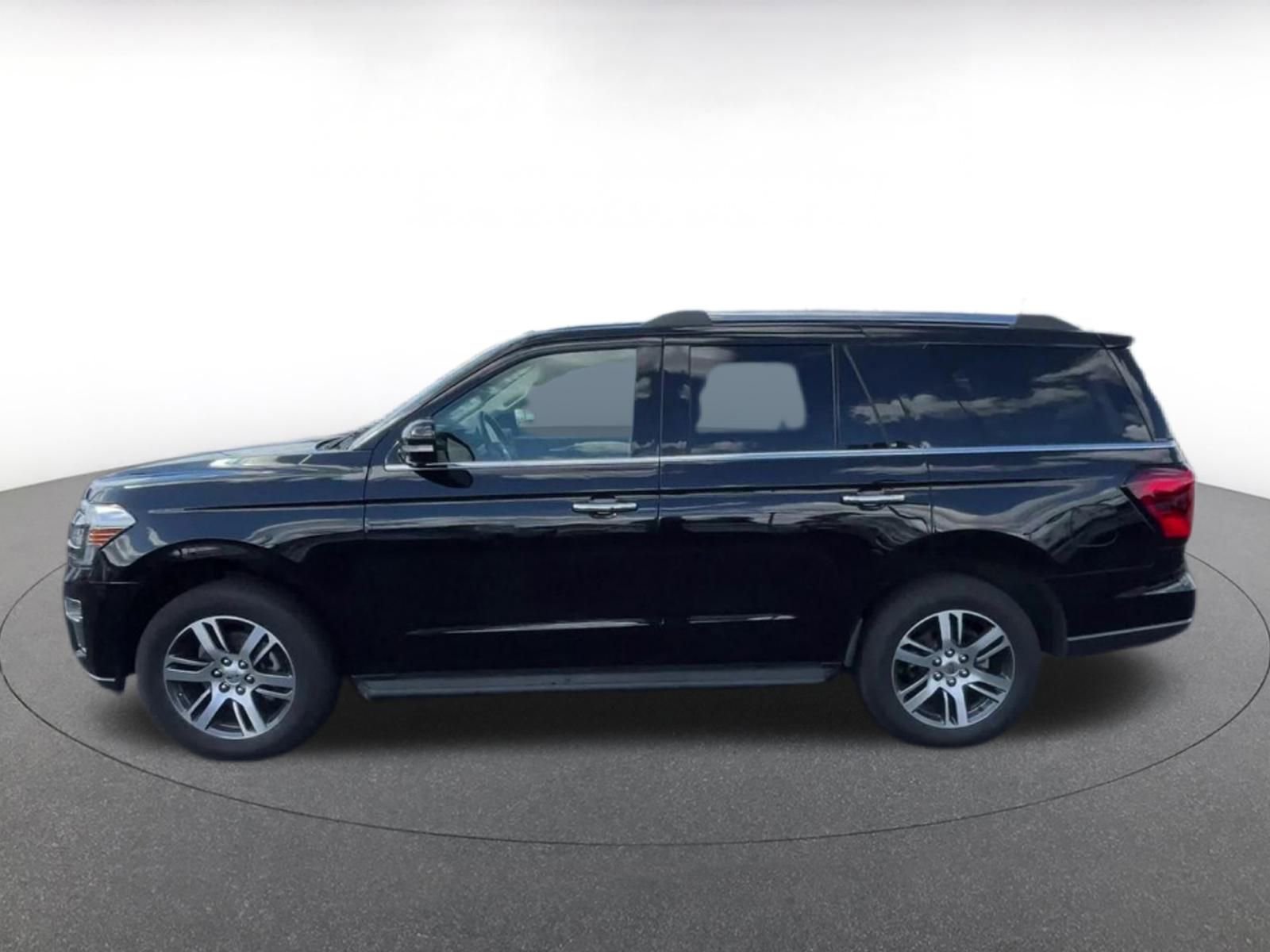 Used 2024 Ford Expedition Limited image 9