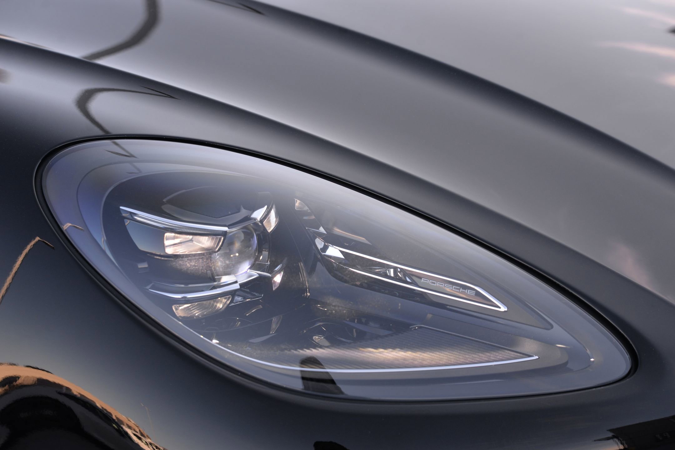 Certified 2025 Porsche Macan image 11