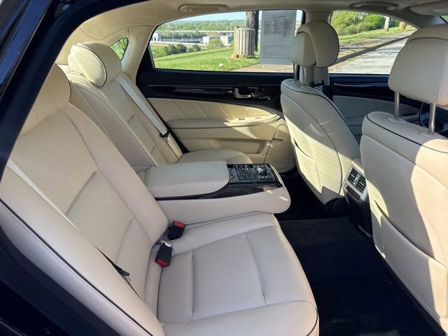 Used 2016 Hyundai Equus Signature image 11