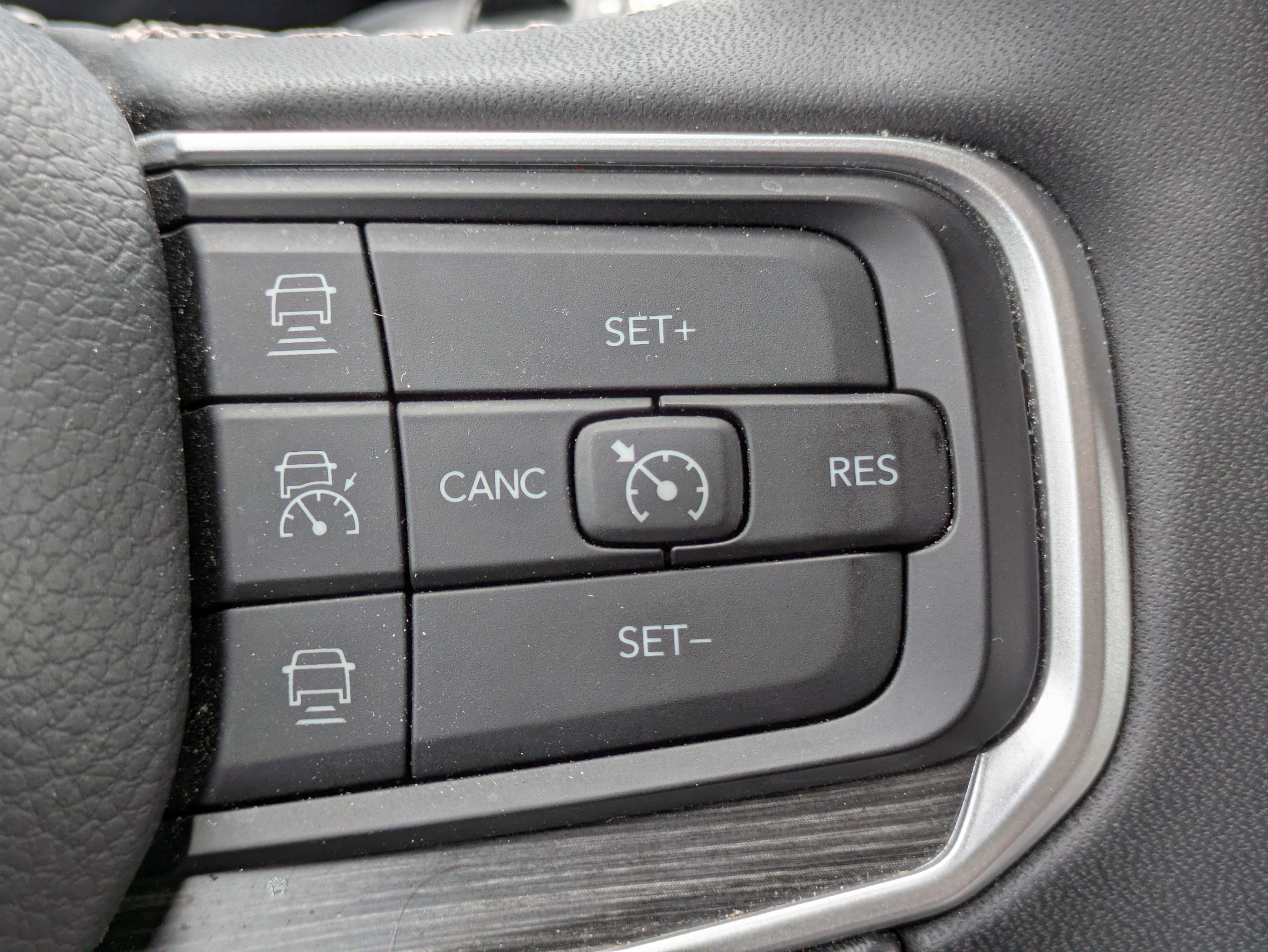 Used 2023 Jeep Wagoneer L Series II RWD image 19