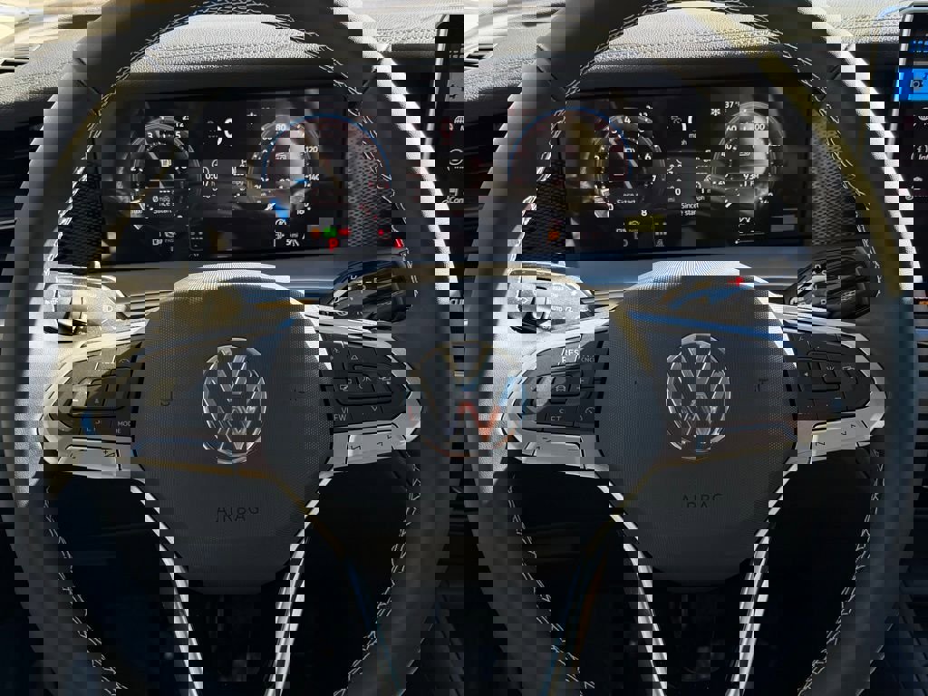 New 2026 Volkswagen Tiguan SE image 31