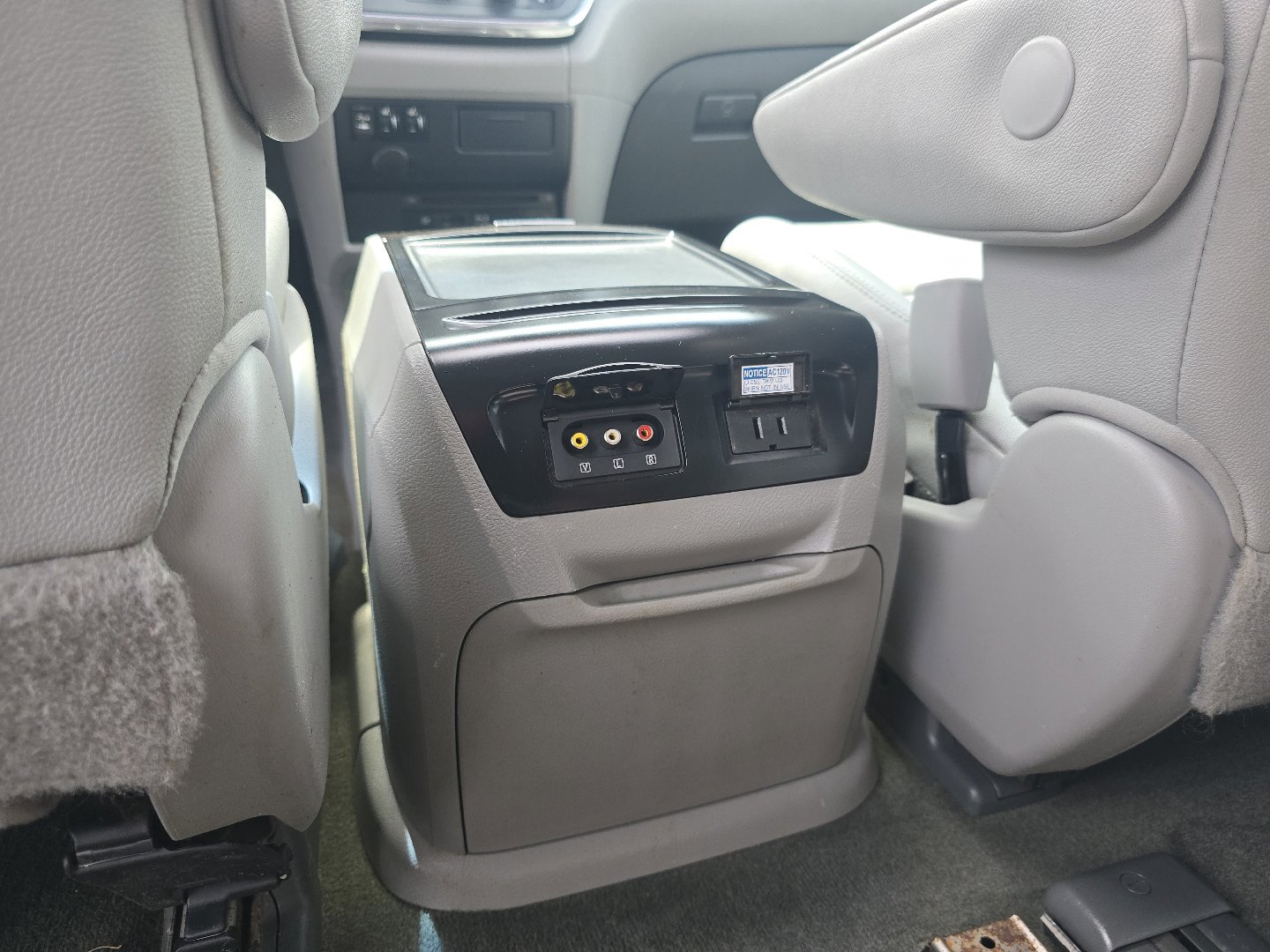 Used 2015 Toyota Sienna XLE Premium FWD image 24