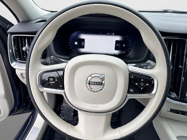 Certified 2025 Volvo S60 B5 Plus AWD/4WD image 14