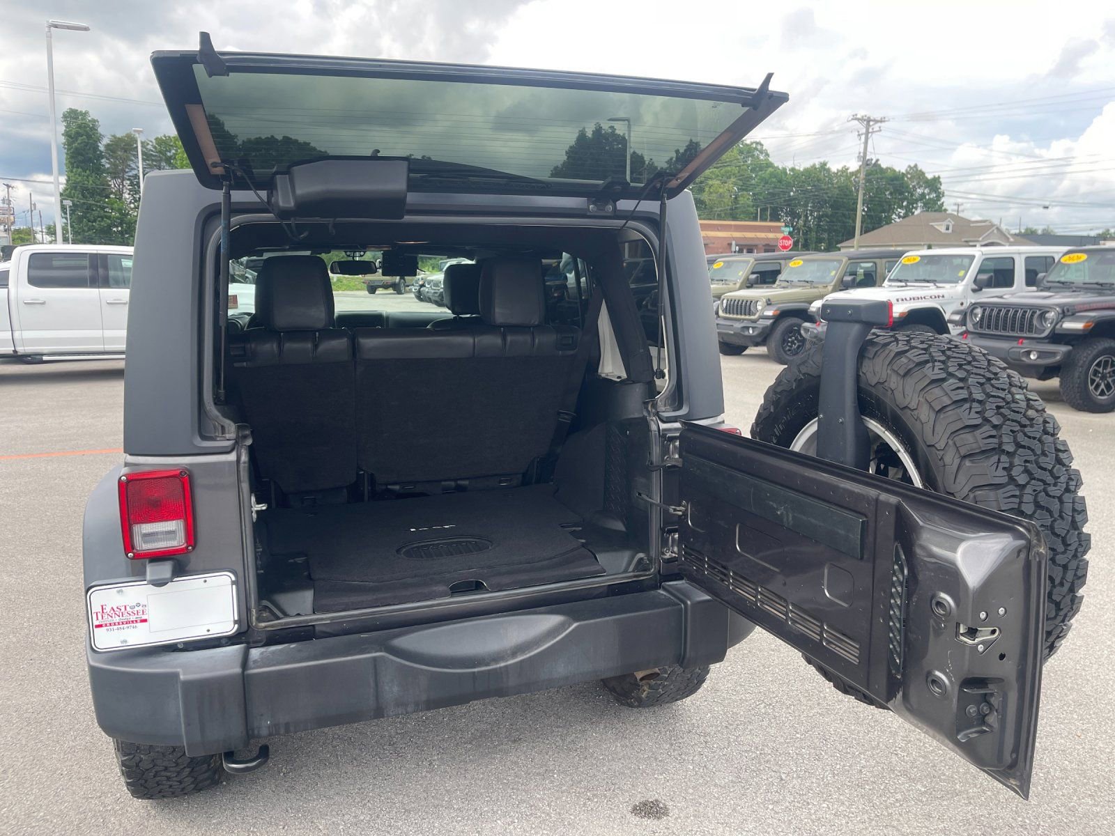 Used 2017 Jeep Wrangler Unlimited Sport w/ Quick Order Package 24S AWD/4WD image 17