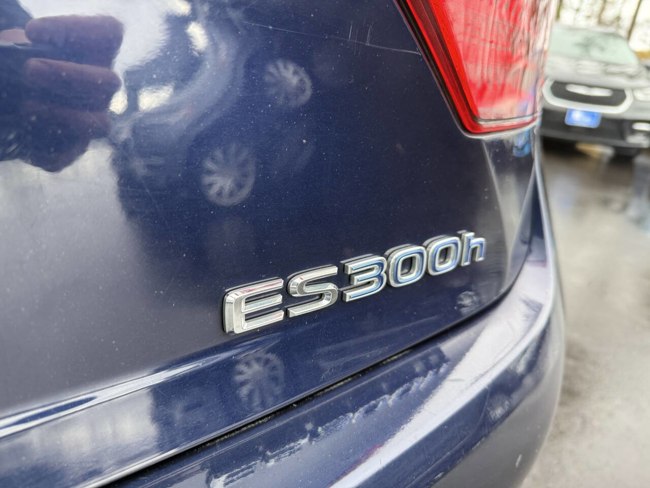 Used 2013 Lexus ES 300h Base 4dr Sedan image 10