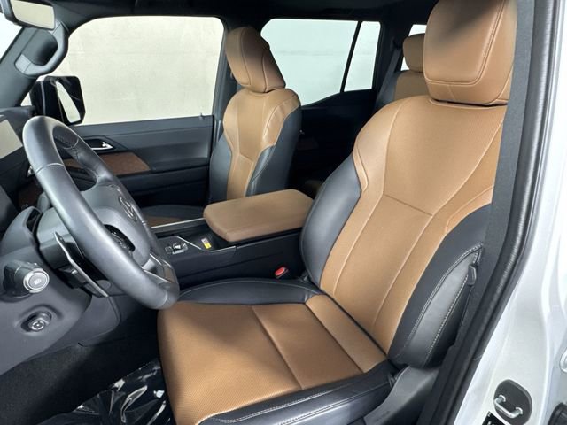 Used 2025 Lexus GX 550 w/ Cold Area Package image 20