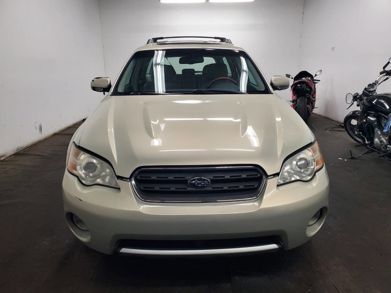 Used 2006 Subaru Outback 3.0R L.L. Bean w/ Popular Equipment Group 2B AWD/4WD image 2