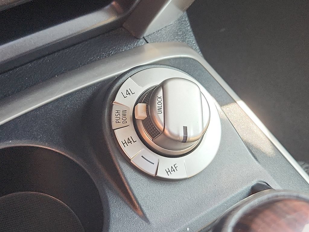 Used 2014 Toyota 4Runner Limited AWD/4WD image 21