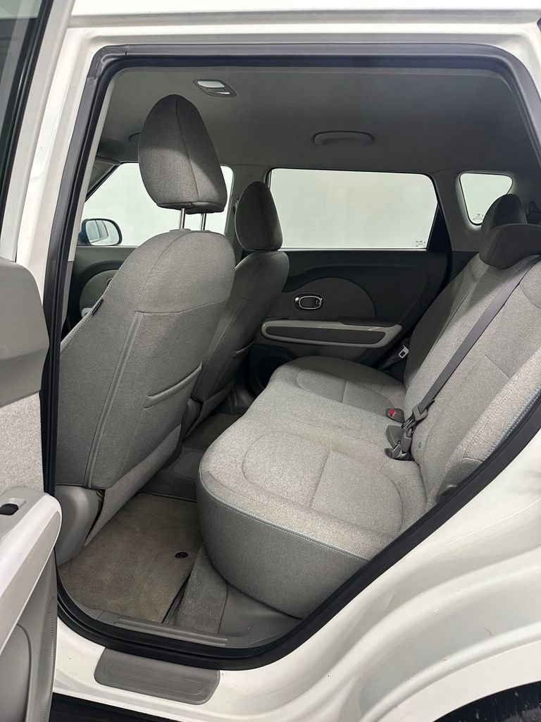 Used 2017 Kia Soul EV-e image 24