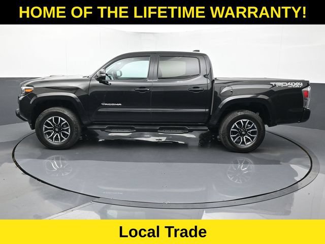 Used 2021 Toyota Tacoma TRD Sport w/ TRD Premium Sport Package AWD/4WD image 4