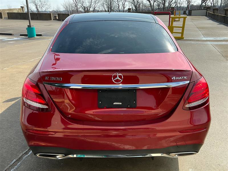 Used 2017 Mercedes-Benz E 300 4MATIC image 5