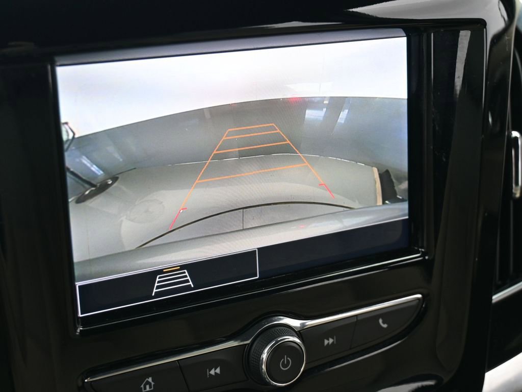 Used 2023 Chevrolet Traverse LS image 21