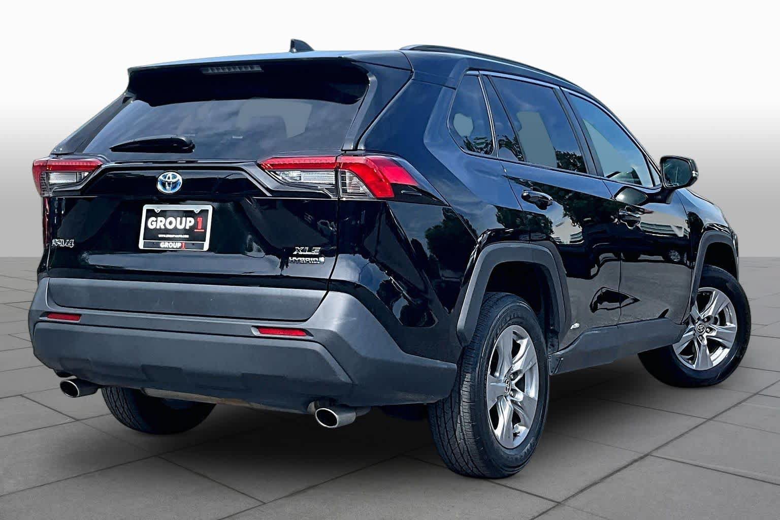 Used 2024 Toyota RAV4 XLE AWD/4WD image 13