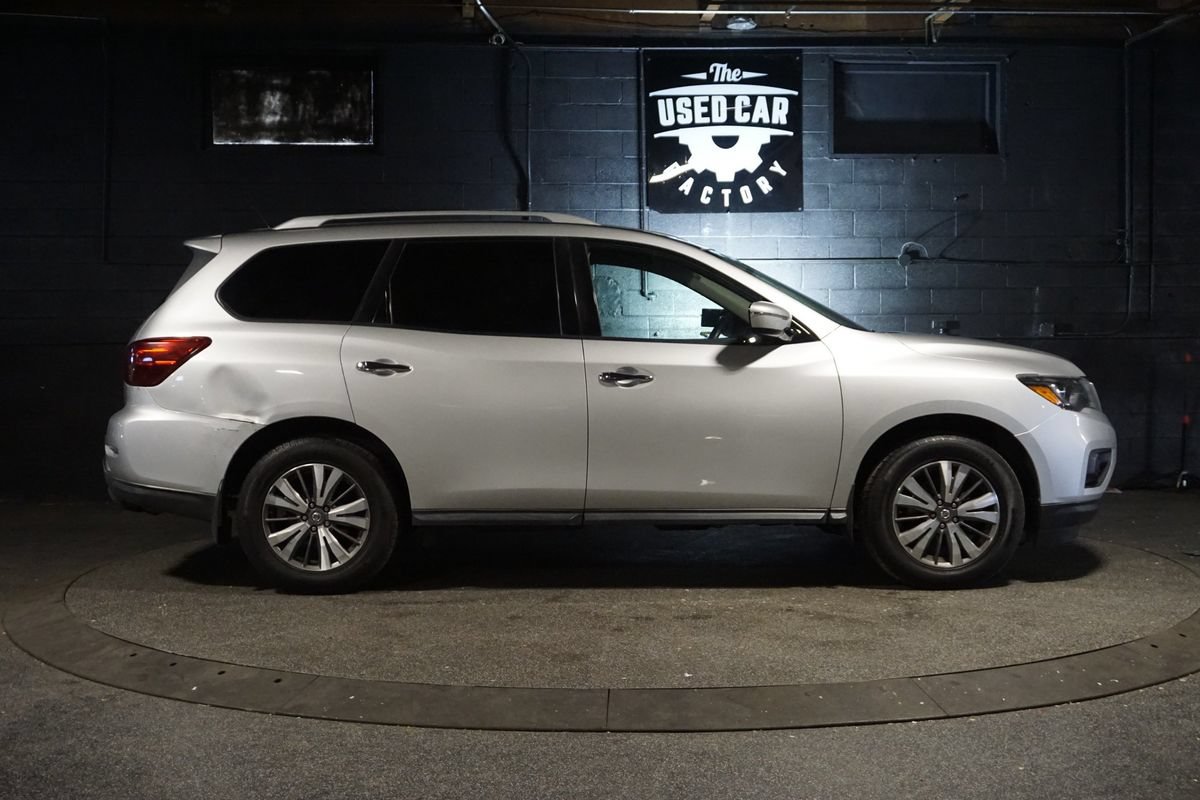 Used 2017 Nissan Pathfinder S AWD/4WD image 8
