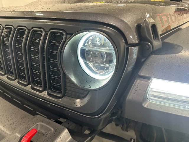 Used 2024 Jeep Wrangler Unlimited Rubicon w/ Dual Top Group AWD/4WD image 16