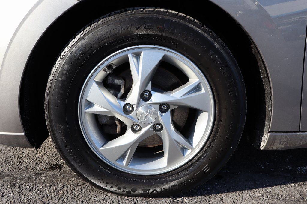 Used 2021 Hyundai Elantra SE image 28