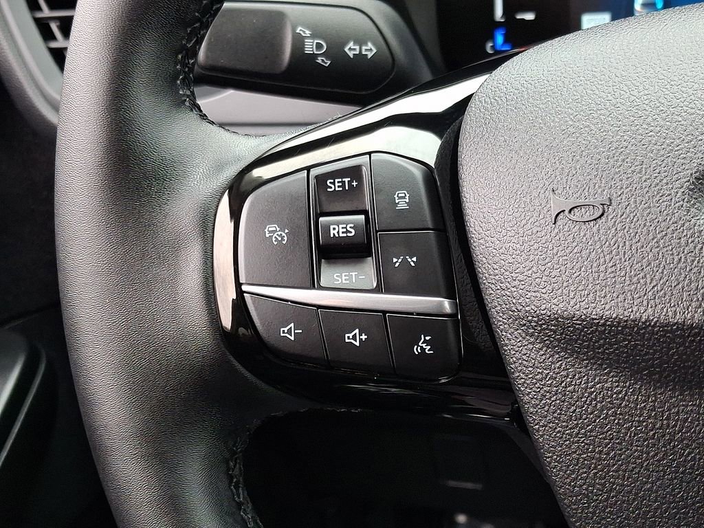 Used 2025 Ford Escape SE image 22