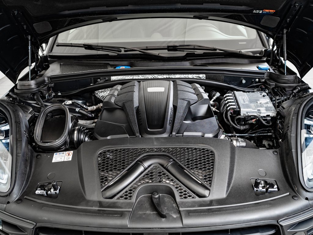 Certified 2024 Porsche Macan S image 47
