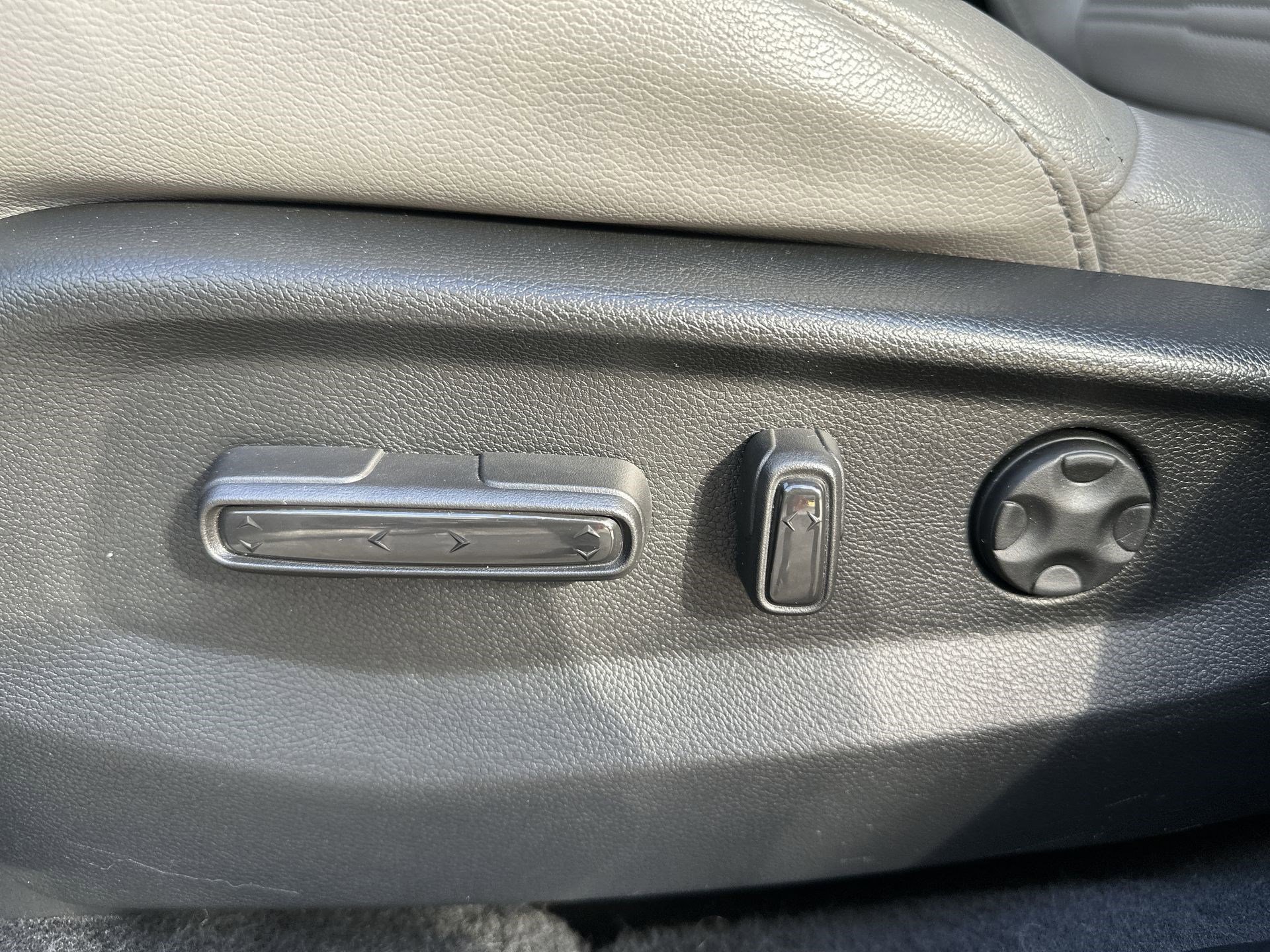 Used 2017 Honda CR-V Touring image 14