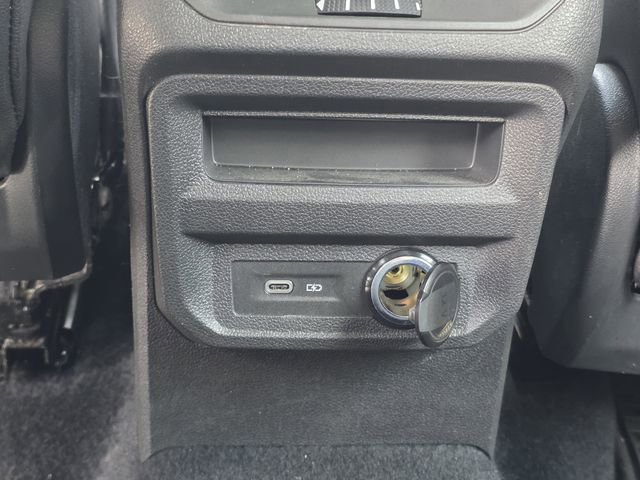 Used 2021 Volkswagen Tiguan SE R-Line image 18